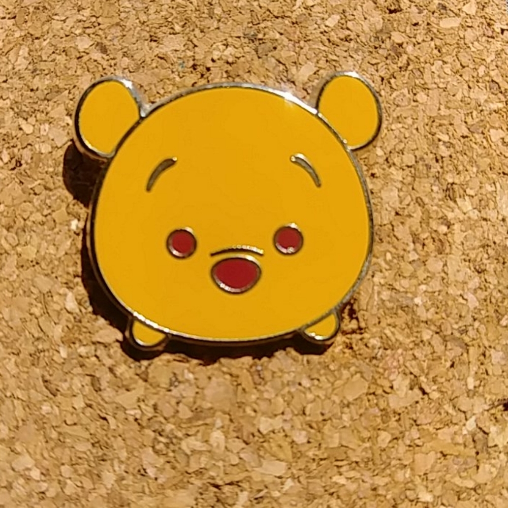 Disney Pin Pooh Bear tsum tsum.